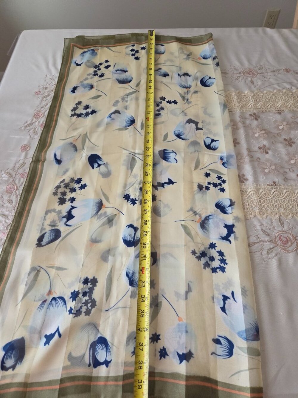 Vintage Spring Scarf - Picture 4 of 6
